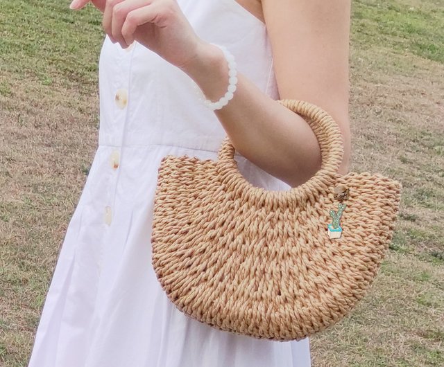 Round Crossbody handbag, Straw Purse Bag, Round Woven Bag, Circle Basket Bag  - Shop ReleafStore Wallets - Pinkoi