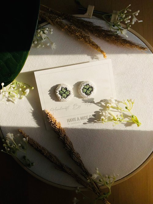 yotkhwan The flower earrings, Leaf Clover earrings, handmade jewelry
