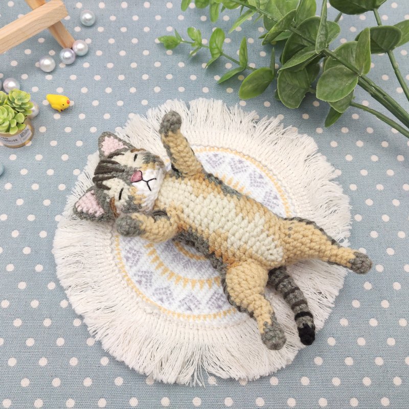 【現貨】 睡翻啦 虎斑貓 純手工 鉤針編織娃娃 - 公仔/玩偶 - 其他人造纖維 灰色