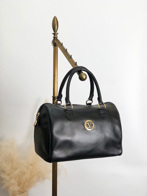 solo-vintage 【 日本直送 名牌中古包 】VALENTINO GARAVANI ヴァレンティノガラヴァーニ ハンドバッグ ブラック ロゴ レザー ミニボストン s5ymr5