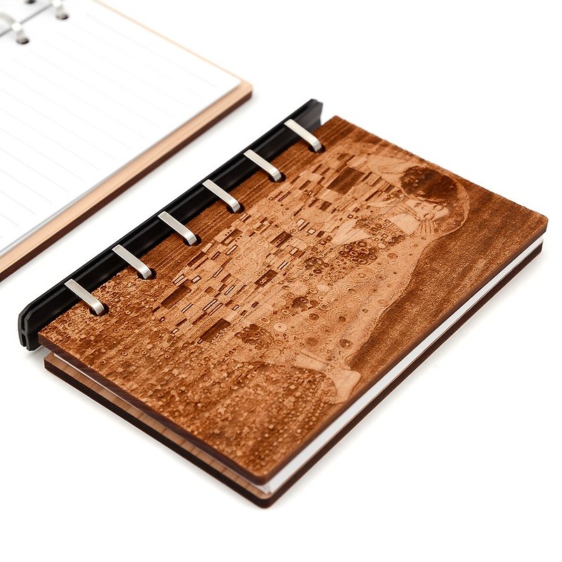 台灣檜木藝術板畫活頁筆記本-吻|用生活手札紀錄生活最美好的點滴 - 筆記本/手帳 - 木頭 金色