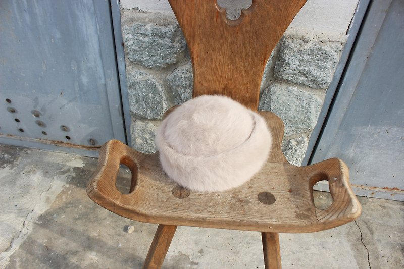 H513[Vintage帽子]{法國製裏標}杏色毛絨圓帽(Made in France)(聖誕交換禮物推薦好物) - 帽子 - 聚酯纖維 卡其色