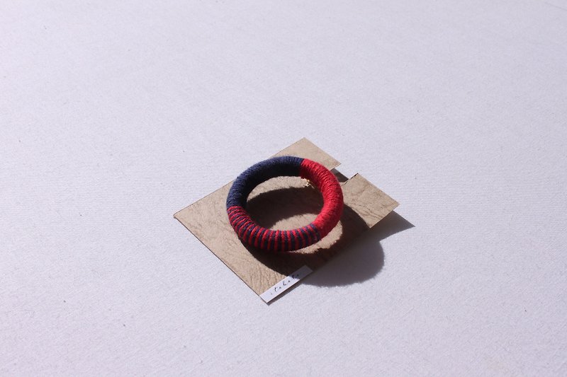 [Large] Border round brooch - เข็มกลัด - ผ้าฝ้าย/ผ้าลินิน สีแดง