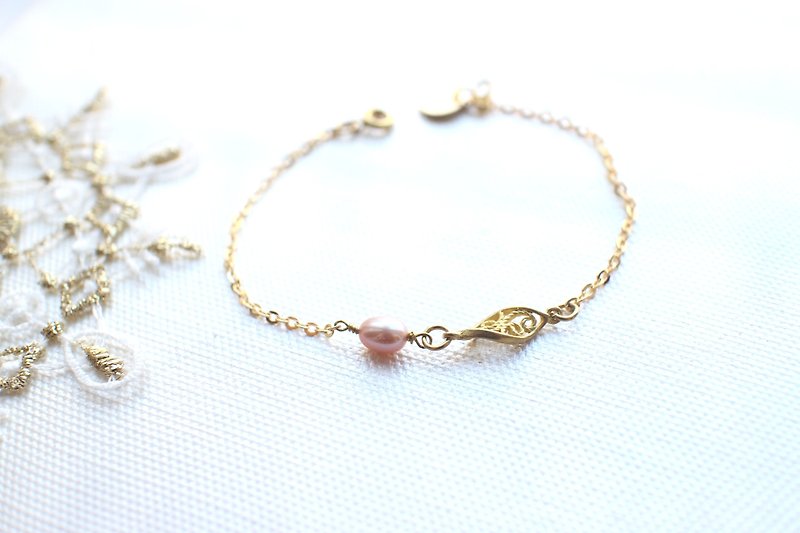 Classical-Pearl/ brass /18kgf handmade bracelet - Bracelets - Other Metals 