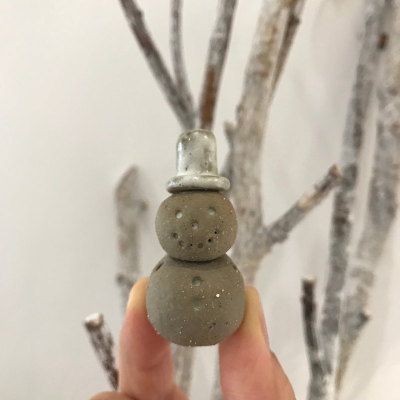 BUGS | 迷你花器 | 桌上風景 | 香薰油擴香石 | 陶土擺飾 | 雪人 - 花瓶/花器 - 陶 咖啡色
