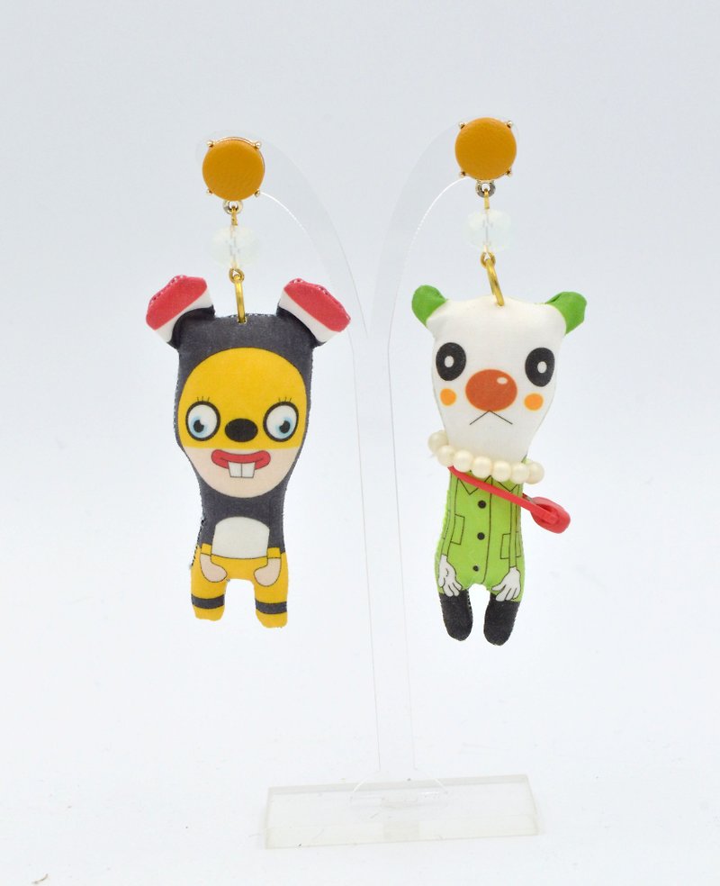 TIMBEE LO hand-made doll earrings have only one single for sale - ต่างหู - เส้นใยสังเคราะห์ หลากหลายสี