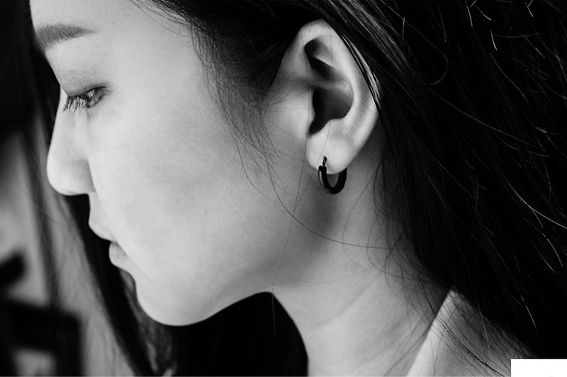 DISSOLVE設計師原創 個性簡約耳環 男女通用 - 耳環/耳夾 - 其他材質 銀色