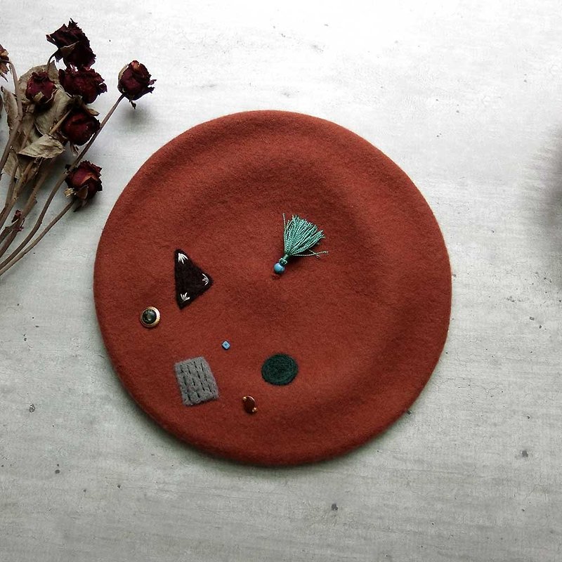 100% pure wool felt beret (brick red geometry) - Hats & Caps - Wool Orange