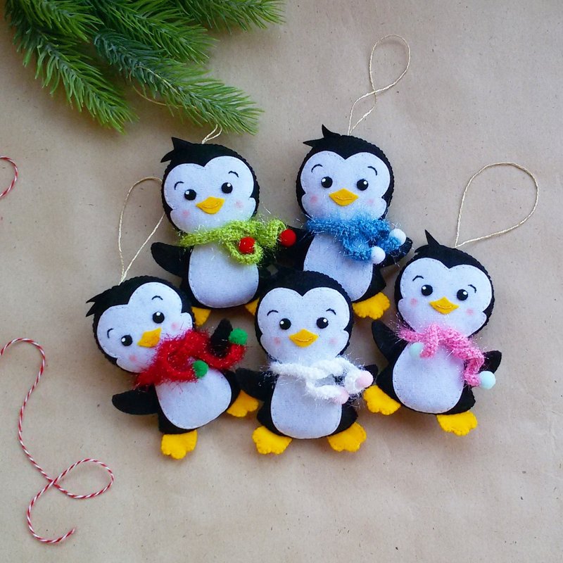 Hanging Penguin, christmas Penguin, Penguin Figurine, christmas tree ornaments - ตุ๊กตา - วัสดุอีโค 