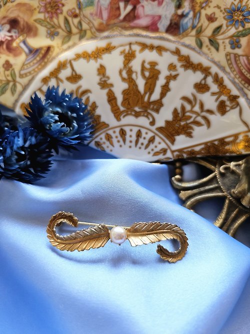 Hale黑爾典藏西洋古董 金蕨羽捲珍珠復古胸針/別針/一字針/vintage美國西洋古董飾品
