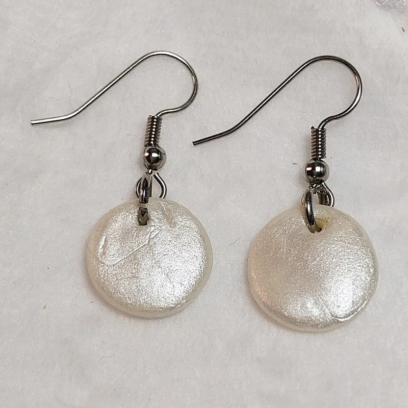 Round Circle Earring Handmade Air Dry Clay Eco Friendly Stainless Wire Hook - 耳環/耳夾/耳骨夾 - 黏土 白色
