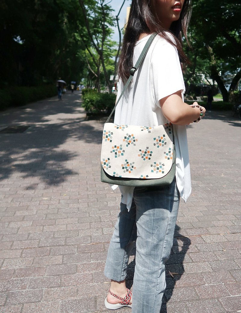Japanese fabric shoulder bag - กระเป๋าแมสเซนเจอร์ - ผ้าฝ้าย/ผ้าลินิน สีเขียว