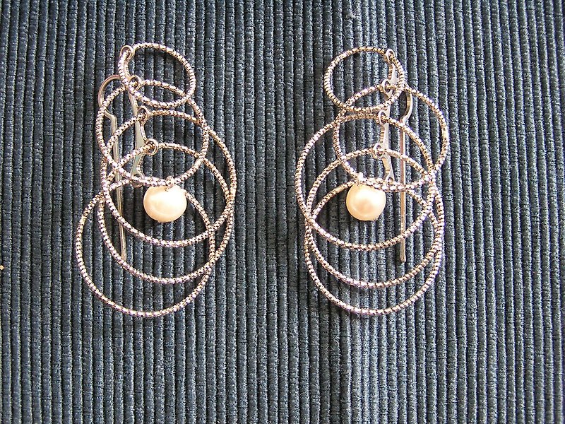 925 sterling silver rain series freshwater pearl earrings - Earrings & Clip-ons - Pearl White