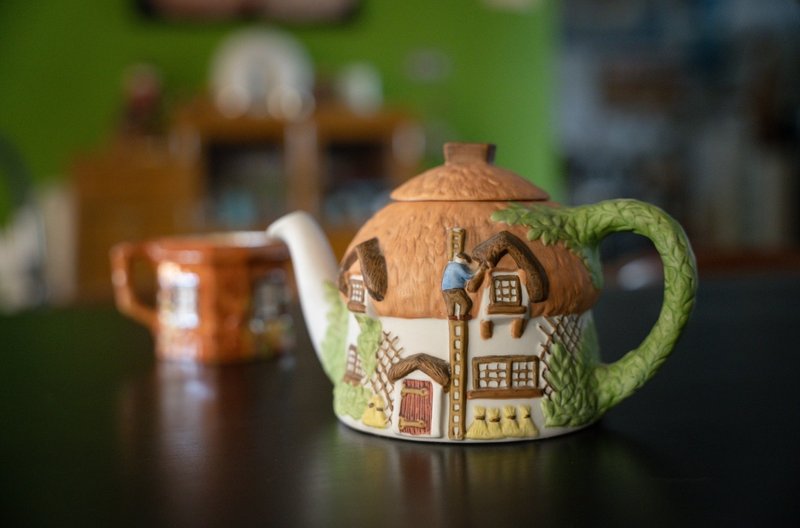 British afternoon tea wooden house teapot - ถ้วย - ดินเผา 