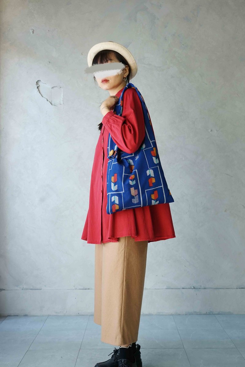 デザインハンドメイドバッグ - ロイヤルブルーチューリップジャカード着物リメイクショッピングショルダーバッグ - ショルダーバッグ - ウール ブルー
