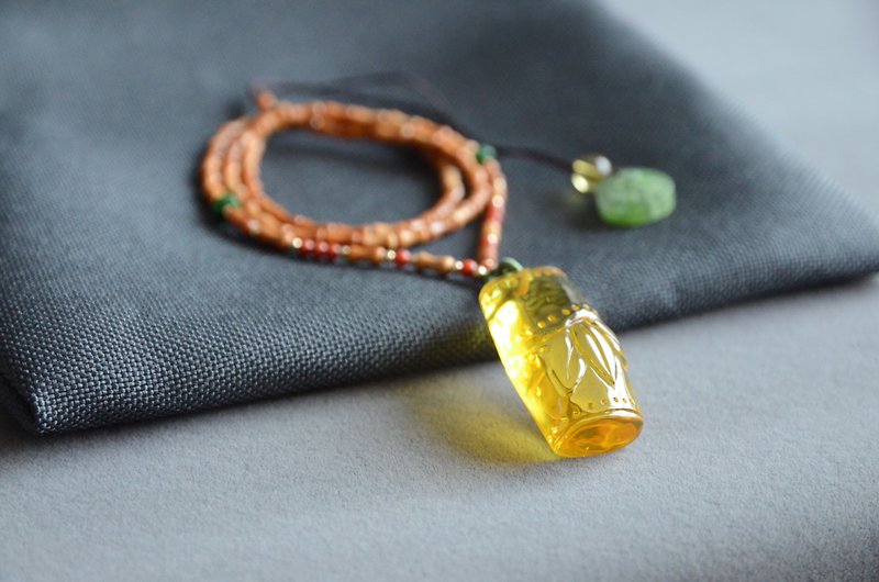 [Bamboo] Amber Natural Amber Gold Perk Carving Bamboo Necklace - Necklaces - Gemstone Yellow