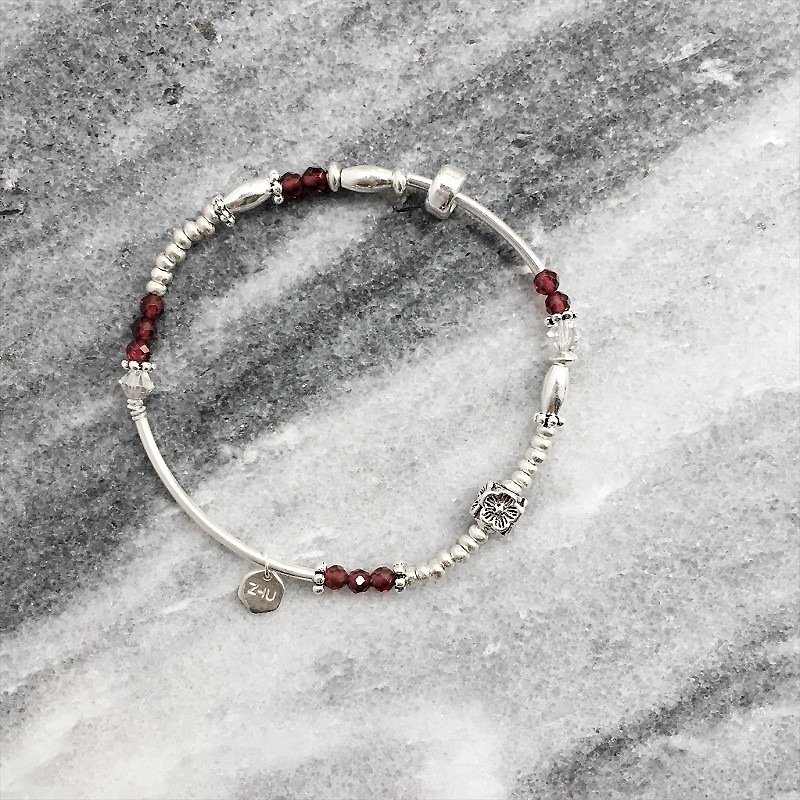 Zhu. Sterling silver - romantic blood (silver bracelet / elastic bracelet / waterproof bracelet / garnet) - สร้อยข้อมือ - โลหะ 