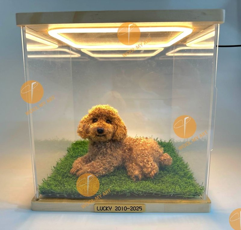 羊毛氈藝術品來圖訂製 (配高級LED燈展示櫃 、名牌、仿草地)。 - 客製化寵物商品 - 羊毛 