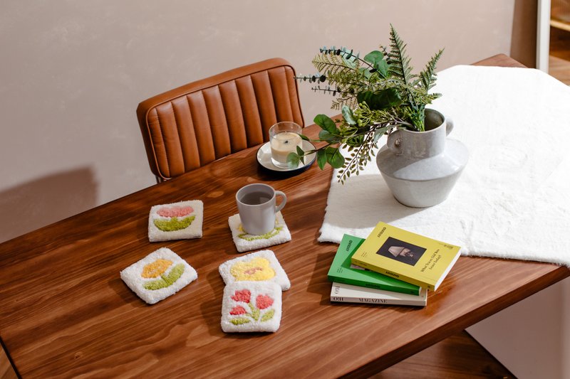 小花毛絨杯墊 - 裝飾/擺設  - 其他人造纖維 多色