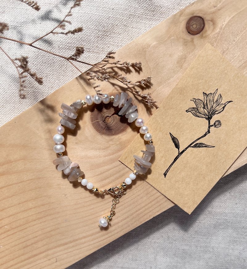 Natural stone bracelet - Luna's Hair Freshwater Pearl/Moonstone/Colored Moonlight - Bracelets - Crystal White