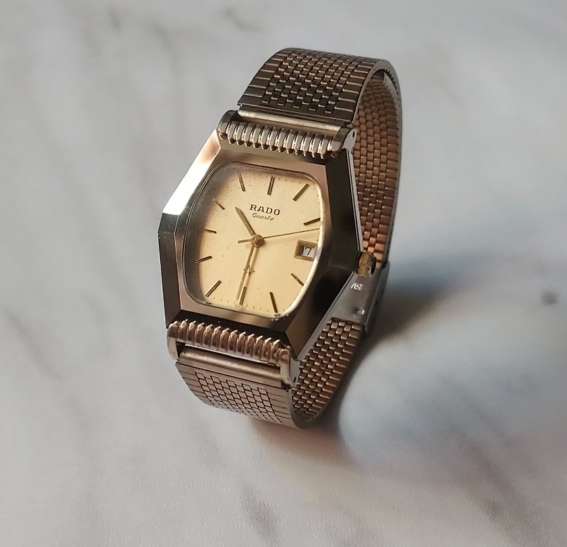 普 普 年 代 • 瑞 士 Rado 雷 達 六 角 石 英 日 期 古 董 錶 - 男裝錶/中性錶 - 其他金屬 