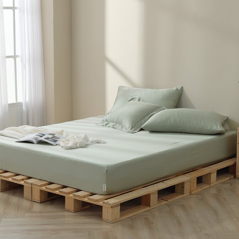 Minimalist Aesthetic - 60-Count, 300-Thread-Count 100% Pure Tencel™ Three-Piece Pillowcase and Duvet Cover Set (Spring Dawn Green) - เครื่องนอน - วัสดุอื่นๆ สีเขียว