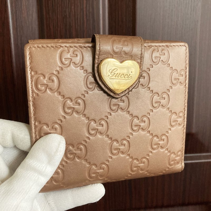 售完  GUCCI 玫瑰金 愛心 義大利製 前後扣 短夾 古董皮夾 復古包 - 銀包 - 其他材質 金色