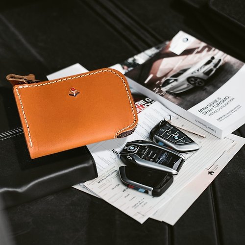 Japlish Leather Goods Made in JAPAN 車の鍵も収納するキーケース / 頑丈な牛革製 / ネーム可能 / 日本製 / ac-54 【カスタム可能なギフト】
