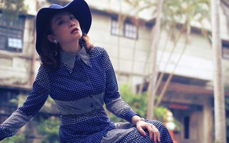 Vintage blue and white check long-sleeved vintage dress / abroad brought back VINTAGE - One Piece Dresses - Polyester Blue