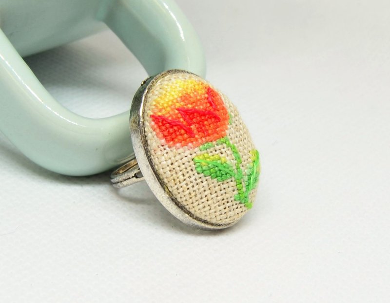 紅牡丹刺繡戒指十字繡花卉首飾手工製作的自然禮物送給女性 - 戒指 - 繡線 紅色