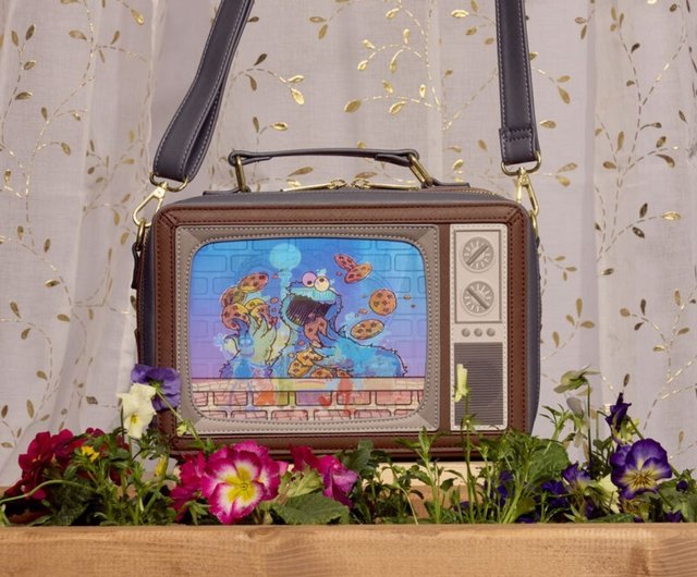 ラウンジフライ セサミストリート 3D レトロ TV クロスボディ