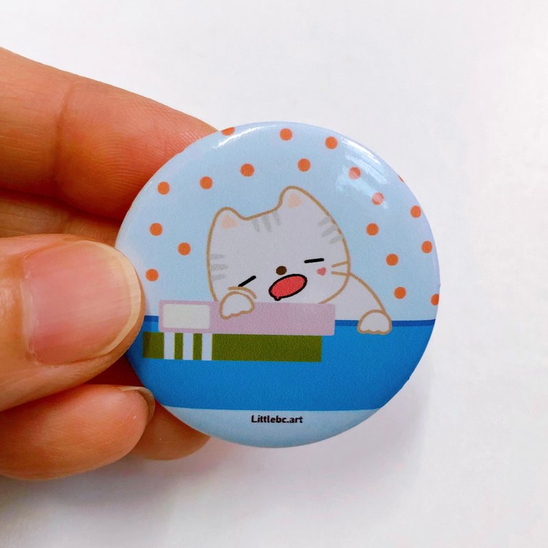 Sleep & Study Kitten Button Pin - เข็มกลัด - วัสดุอื่นๆ สีน้ำเงิน