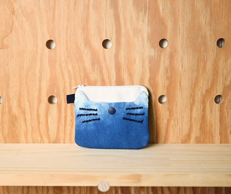 Indigo dye zipper coin purse-Cat - กระเป๋าใส่เหรียญ - ผ้าฝ้าย/ผ้าลินิน สีน้ำเงิน