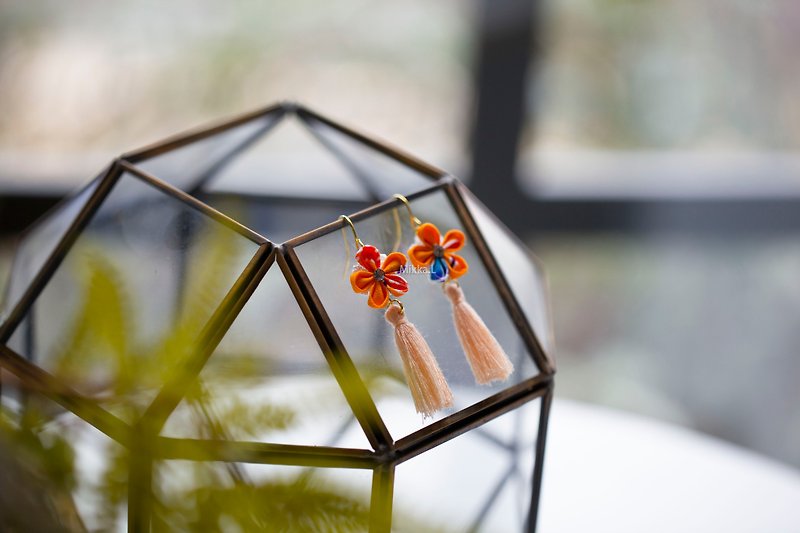 New Year limited fashion bright color small flower tassel earrings in stock - ต่างหู - ผ้าฝ้าย/ผ้าลินิน สีส้ม