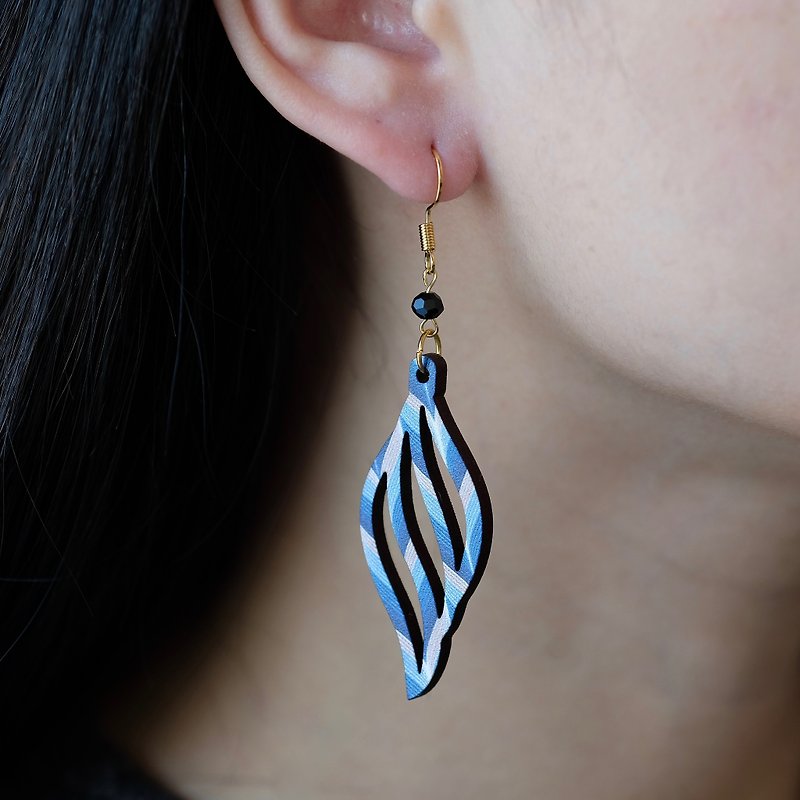 Wood earrings-Spiral blue - ต่างหู - ไม้ สีน้ำเงิน