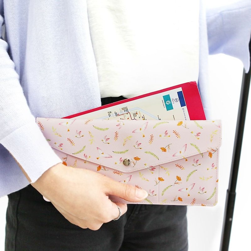 Dessin-indigo- Wind in the Willows leather passport cover long clip - happy pink, IDG70602 - Clutch Bags - Genuine Leather Pink