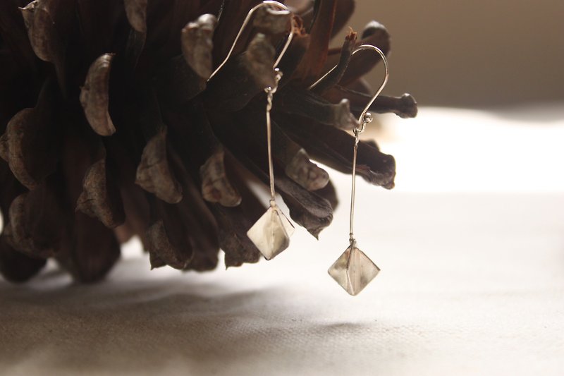 [Three-dimensional box] sterling silver earrings geometric shape ear hook / clip designer hand made goods - Earrings & Clip-ons - Sterling Silver Silver