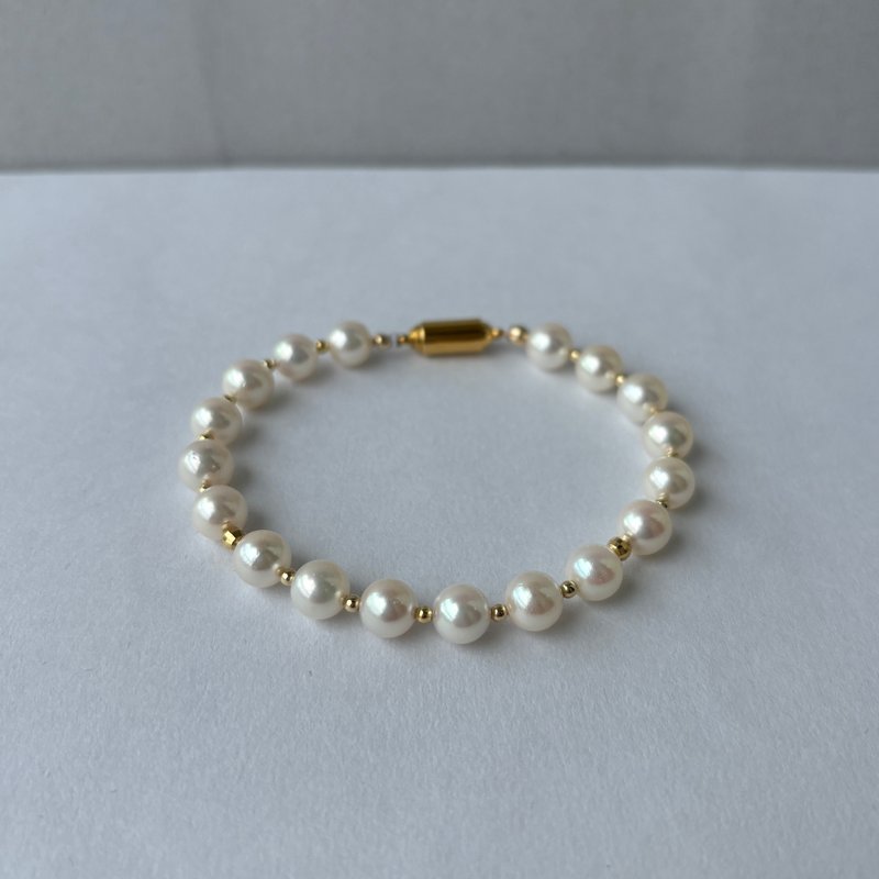 皮光佳 Akoya 海水珍珠 6-6.5mm × 14KGF小金豆磁吸手鍊 - 手鍊/手環 - 珍珠 白色