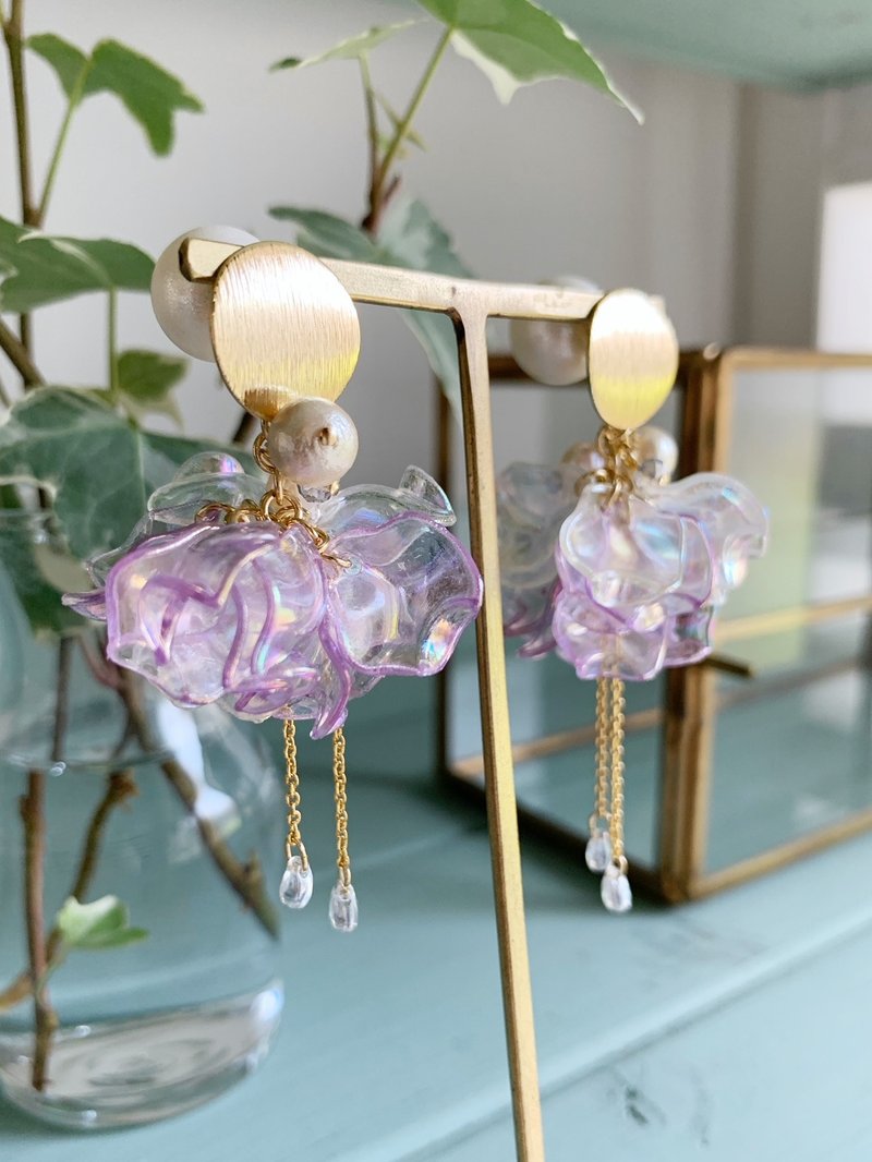 Purple ballet tutu and freshwater pearl earrings by Ballet Core - ต่างหู - อะคริลิค สีม่วง