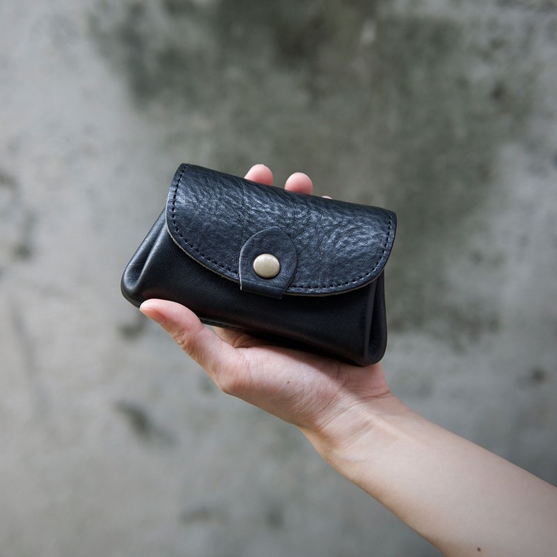 手握零錢包 Coin Purse / 黑色 Black - 手拿包 - 真皮 
