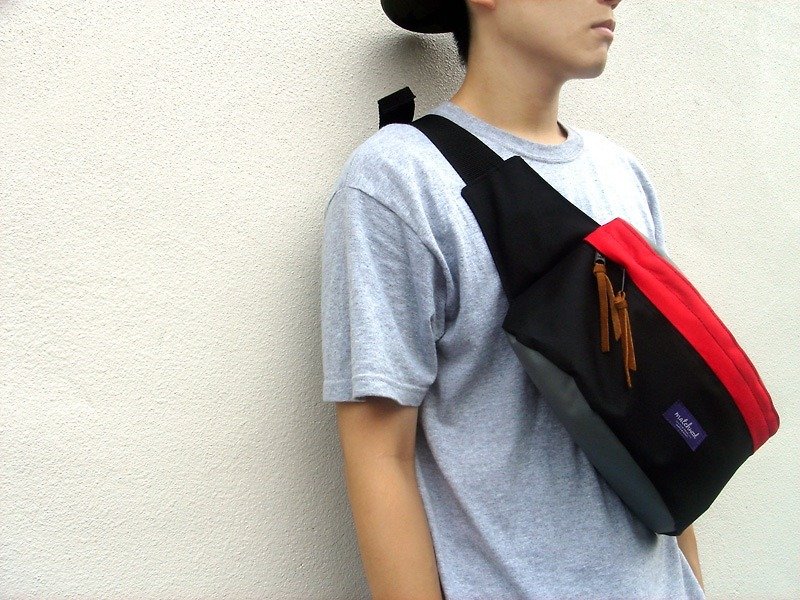 Matchmaker Design Matchwood Handy Waist Bags Side Bags Carrying Bags Carrying Bags Pillow Bags Black Red - กระเป๋าแมสเซนเจอร์ - วัสดุกันนำ้ สีดำ