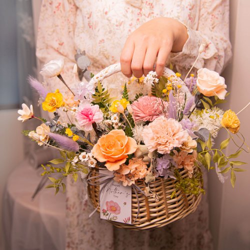J's Greenhouse 婕蕬花時 【春夏浪漫】韓式花籃 母親節花束 永生花 乾燥花 / 康乃馨花束