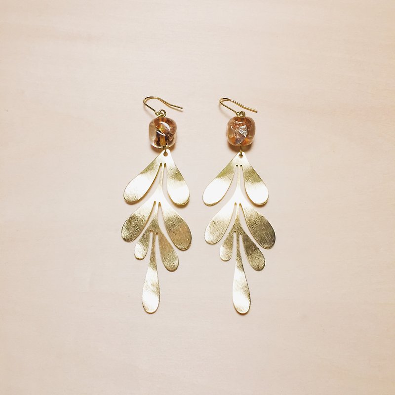 Vintage amber colored glaze large leaf earrings - ต่างหู - กระจกลาย สีนำ้ตาล