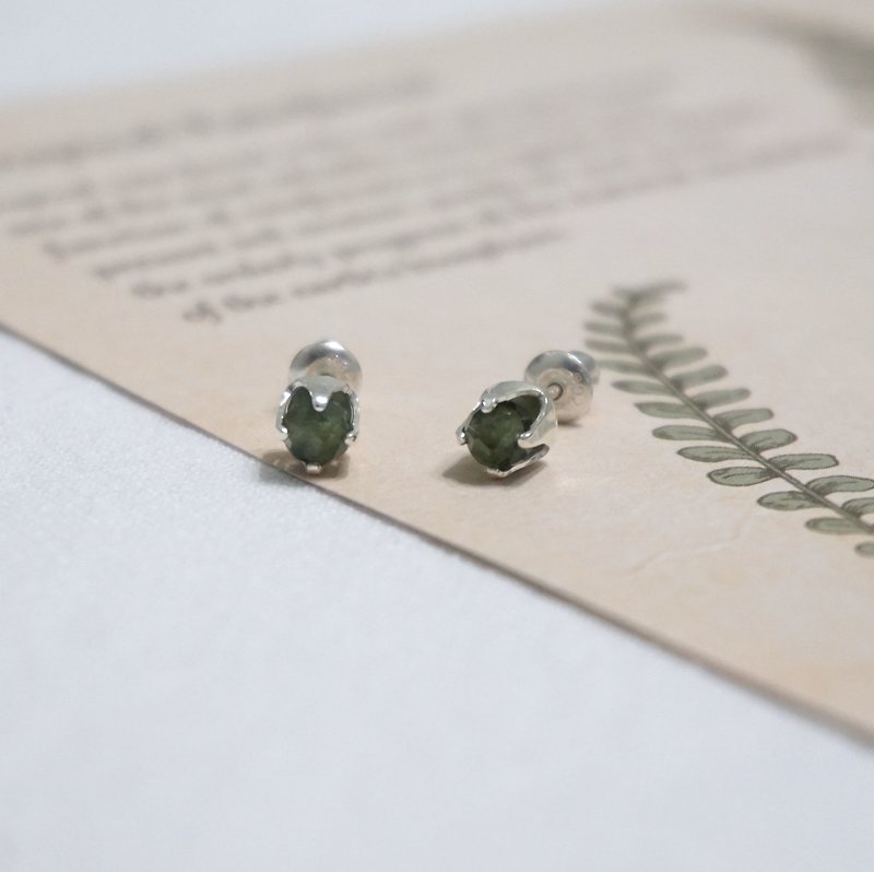 ll 5月誕生石 ll 4mm綠碧璽 - 925純銀耳針耳環 / 一對 附銀耳扣 - 耳環/耳夾 - 半寶石 綠色