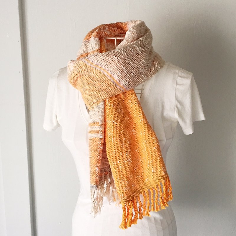 Hand-woven stole "Orange & White Mix" - ผ้าพันคอ - ขนแกะ สีส้ม