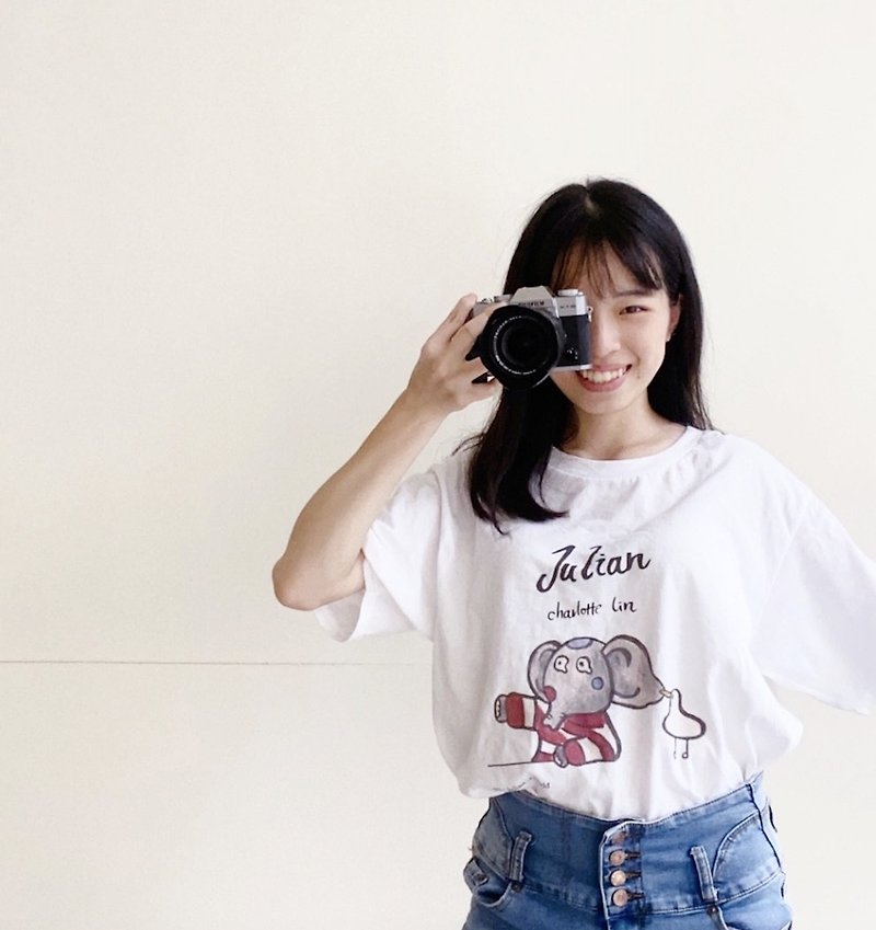 [Charlotte Lin Lin Xiaorou] Pure cotton T-shirt・Ear pull style - Women's T-Shirts - Cotton & Hemp White
