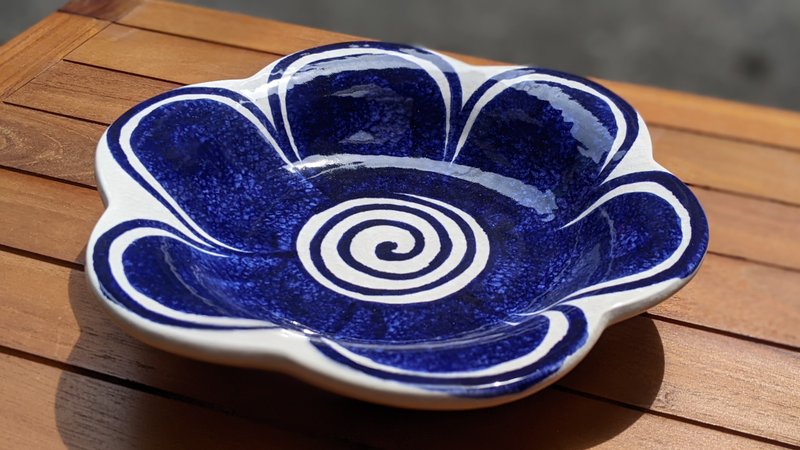 義大利手工陶-PTB古城圖騰 花型義麵盤23cm - 盤子/餐盤/盤架 - 陶 藍色