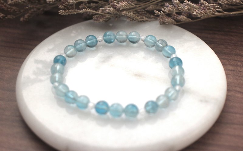 Aquamarine bracelet | with white crystal | elegant sea water - สร้อยข้อมือ - คริสตัล สีน้ำเงิน
