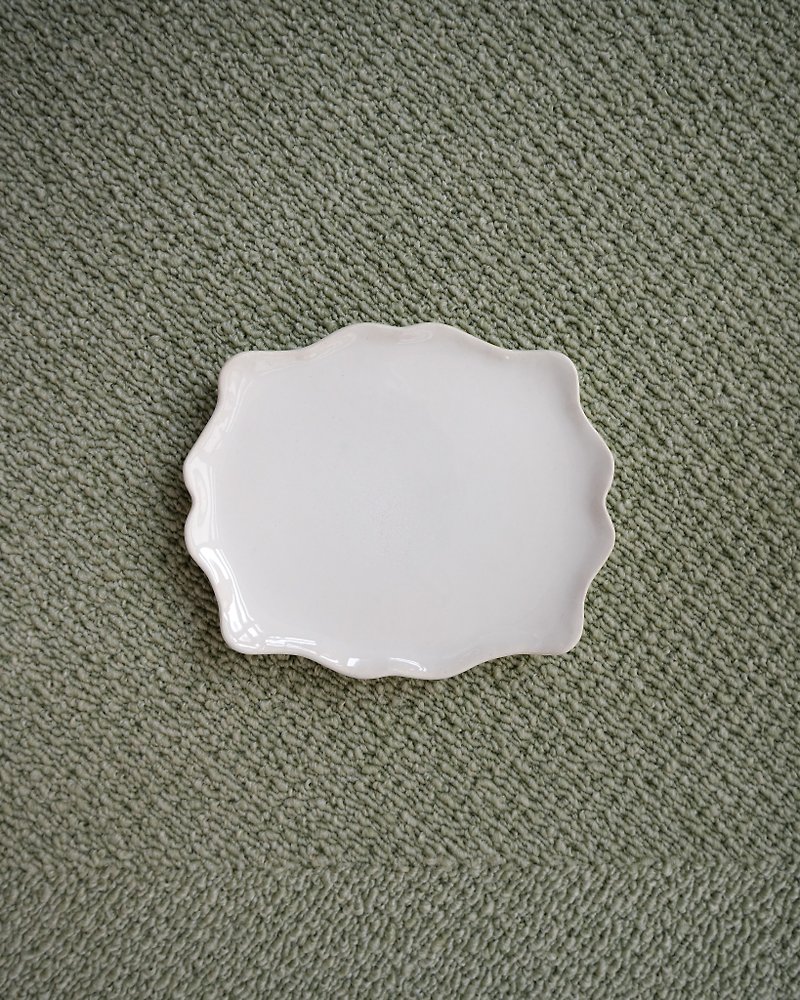 Ceramic Cloud Small Plate Hand-Pressed Ceramic Plate Bright Beige Ceramic Plate - Plates & Trays - Pottery White