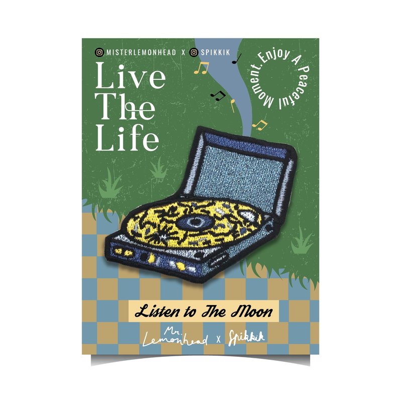 ตัวรีด Live the life - Listen to the moon / iron on patch - เข็มกลัด/พิน - งานปัก สีแดง